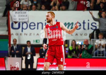 Varese, Italien. Dezember 2023. Niccolo Mannion (Pallacanestro Varese) während Openjobmetis Varese vs UNAHOTELS Reggio Emilia, Italian Basketball Series A Match in Varese, Italien, 29. Dezember 2023 Credit: Independent Photo Agency/Alamy Live News Stockfoto