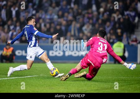 Dragon Stadium, Porto, Portugal. Dezember 2023. Links nach rechts, Pepê beim FC Porto gegen GD Chaves. Quelle: Victor Sousa/Alamy Live News Stockfoto