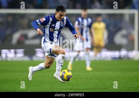 Dragon Stadium, Porto, Portugal. Dezember 2023. Links nach rechts, Pepê beim FC Porto gegen GD Chaves. Quelle: Victor Sousa/Alamy Live News Stockfoto