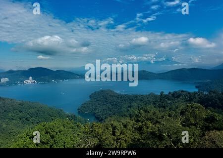 Blick auf den Sun Moon Lake von der CI’en Pagoda, Taiwan Stockfoto