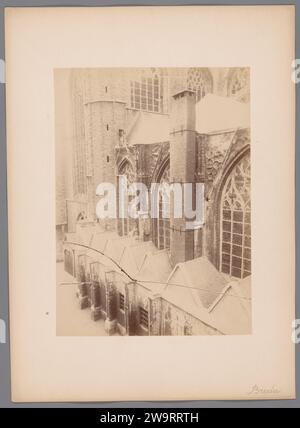 Südseite der Grote Kerk in Breda, Anonym (Monumentenzorg) (zugeschrieben), 1890–1920 Fotografie Breda fotografische Unterstützung. Kirche mit Pappalbumendruck (außen) große Kirche Stockfoto