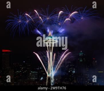 Jährliches Silvester-Feuerwerk bei der Space Needle in Seattle, Washington, USA Stockfoto