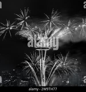 Jährliches Silvester-Feuerwerk bei der Space Needle in Seattle, Washington, USA Stockfoto