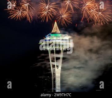 Jährliches Silvester-Feuerwerk bei der Space Needle in Seattle, Washington, USA Stockfoto
