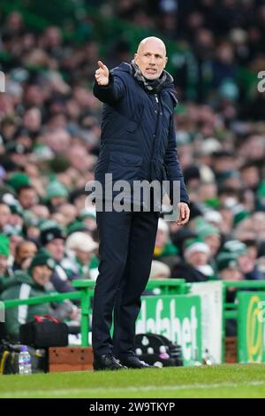 Philippe Clement, Manager der Rangers, ist während des Cinch-Premiership-Spiels im Celtic Park, Glasgow, auf der Touchline. Bilddatum: Samstag, 30. Dezember 2023. Stockfoto