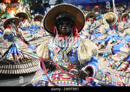 Rio de Janeiro, Brasilien, 19. Februar 2023. Parade der Sambaschulen der Sondergruppe während des Karnevals in Rio de Janeiro. Stockfoto