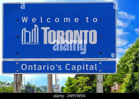 Toronto, Ontario, Kanada - 7. März 2019: Schild „Willkommen in Toronto“ am Eingang der Hauptstadt von Ontario Stockfoto