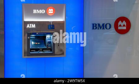 Toronto, Ontario, Canada-6. Januar 2020: BMO Personal Banking Machine. Die Bank of Montreal ist nach Marktkapitalisierung die viertgrößte Bank in Kanada Stockfoto