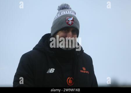 Scarborough Athletic Manager Jonathan Greening während des Spiels zwischen Darlington und Scarborough Athletic in Blackwell Meadows, Darlington am Samstag, den 30. Dezember 2023. (Foto: Michael Driver | MI News) Credit: MI News & Sport /Alamy Live News Stockfoto