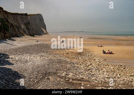 Steilküste und der Strand Cran d’Escalles an der Côte d’Opale oder Opalküste in Escalles, Frankreich | Klippen und Strand Cran d’Escalles am Opal Stockfoto