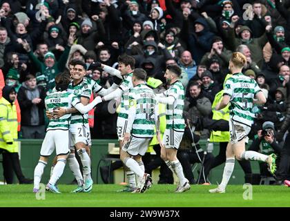 Glasgow, Großbritannien. Dezember 2023 30. Kyogo Furuhashi von Celtic feiert, nachdem er seine Mannschaft beim Spiel der schottischen Premiership im Celtic Park, Glasgow, das zweite Tor erzielte. Der Bildnachweis sollte lauten: Neil Hanna/Sportimage Credit: Sportimage Ltd/Alamy Live News Stockfoto