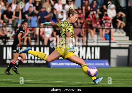 Rooty Hills, Australien. Dezember 2023 30. Kaylie Ann Collins von Western Sydney Wanderers FC wird während des 10. Runde-Spiels der A-League 2023/24 zwischen Western Sydney Wanderers FC und Melbourne Victory FC im Wanderers Football Park in Aktion gesehen. Endergebnis: Western Sydney Wanderers 2:0 Melbourne Victory FC. Quelle: SOPA Images Limited/Alamy Live News Stockfoto