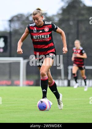 Rooty Hills, Australien. Dezember 2023 30. Sophie Harding von Western Sydney Wanderers FC wird während des 10. Runde-Spiels der Women's A-League 2023/24 zwischen Western Sydney Wanderers FC und Melbourne Victory FC im Wanderers Football Park in Aktion gesehen. Endergebnis: Western Sydney Wanderers 2:0 Melbourne Victory FC. (Foto: Luis Veniegra/SOPA Images/SIPA USA) Credit: SIPA USA/Alamy Live News Stockfoto