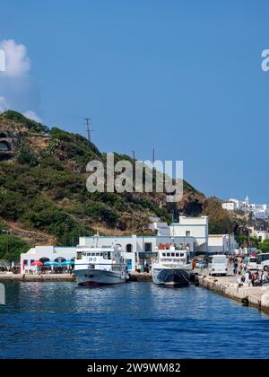 Hafen in Mandraki, Insel Nisyros, Dodekanese, Griechenland Stockfoto