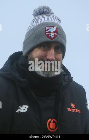 Jonathan Greening Scarborough Athletic Manager Jonathan Greening beim Vanarama National League North Spiel zwischen Darlington und Scarborough Athletic in Blackwell Meadows, Darlington am Samstag, den 30. Dezember 2023. (Foto: Michael Driver | MI News) Credit: MI News & Sport /Alamy Live News Stockfoto