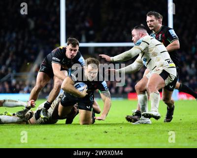 London, Großbritannien. Dezember 2023 30. London, England, Dezember 30 2023: Will Evans (7 Harlequins) im Spiel zwischen Harlequins und Gloucester im Twickenham Stadium in London. (Jay Patel/SPP) Credit: SPP Sport Press Photo. /Alamy Live News Stockfoto