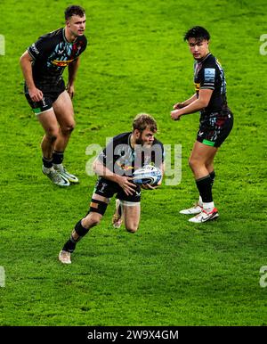 Harlequins' Tyrone Green in Aktion während des Gallagher Premiership Matches im Twickenham Stadium, London. Bilddatum: Samstag, 30. Dezember 2023. Stockfoto