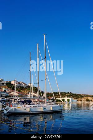 Hafen in Pythagoreio, Insel Samos, Nordägäis, Griechenland Stockfoto