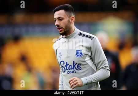 Wolverhampton, Großbritannien. Dezember 2023 30. Dwight McNeil von Everton schaut während des Aufwärmens vor dem Spiel der Premier League in Molineux, Wolverhampton, zu. Der Bildnachweis sollte lauten: Jessica Hornby/Sportimage Credit: Sportimage Ltd/Alamy Live News Stockfoto