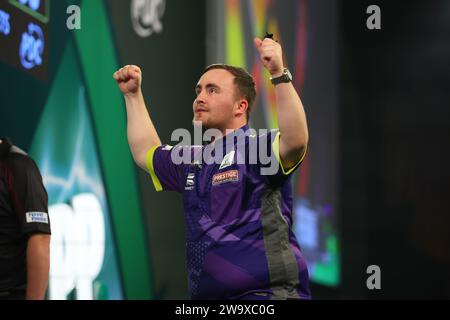 Alexandra Palace, London, Großbritannien. Dezember 2023 30. 2023/24 PDC Paddy Power World Dart Championships Tag 13 Abend Session; Luke Litttler feiert nach dem Sieg gegen Raymond van Barneveld und erreicht das Viertelfinale Credit: Action Plus Sports/Alamy Live News Stockfoto