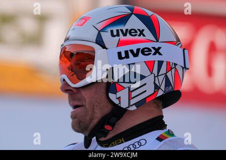 Andreas Sander (GER) tritt am 16. Dezember 2023 beim Audi FIS Alpine Ski World Cup, MenÕs Abfahrtsrennen auf der Saslong-Piste in Gröden an Stockfoto