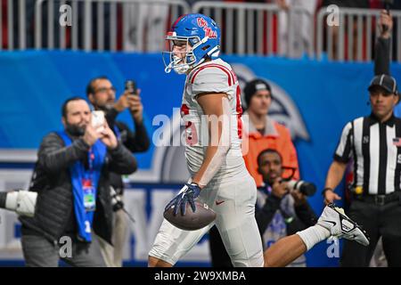 Atlanta, Usa. Dezember 2023 30. Mississippi Tight End Caden Prieskorn (86) trifft gegen Penn State während der ersten Hälfte des Peach Bowl Samstag, 30. Dezember 2023, in Atlanta, Ga Foto: David Tulis/UPI Credit: UPI/Alamy Live News Stockfoto