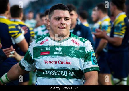 Treviso, Italien. Dezember 2023 30. Thomas Gallo von Benetton Treviso wurde während der United Rugby Championship 2023/24 zwischen Benetton Treviso und Zebre Parma im Monigo Stadion gespielt. Endrunde; Benetton Treviso 36 : 14 Zebre Parma. (Foto: Alberto Gardin/SOPA Images/SIPA USA) Credit: SIPA USA/Alamy Live News Stockfoto