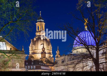 Dresden: Frauenkirche, Glaskuppel des Hauptgebäudes - umgangssprachlich als 'Zitronenquezer' der Dresdner Akademie der Bildenden Künste in Sach bezeichnet Stockfoto