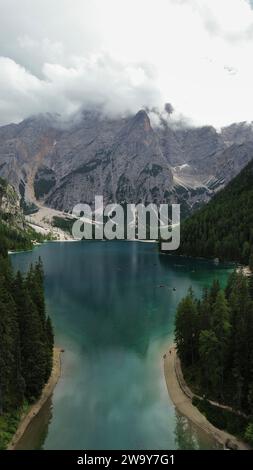 Drohnenfoto Pragser See, Pragser Wildsee, Pragser See dolomiten italien europa Stockfoto