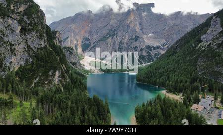 Drohnenfoto Pragser See, Pragser Wildsee, Pragser See dolomiten italien europa Stockfoto