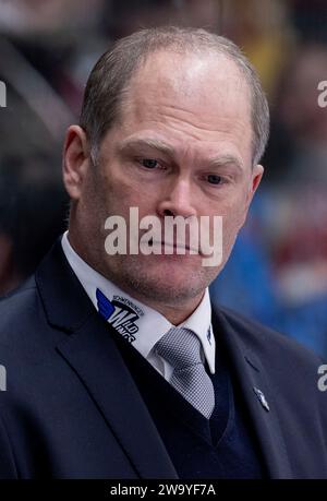 Steve Walker (Cheftrainer, Schwenninger Wild Wings). Augsburger Panther gegen Schwenninger Wild Wings, Eishockey, DEL, 33. Spieltag, Saison 2023/2024, 30.12.2023. Foto: Eibner-Pressefoto/Heike Feiner Stockfoto