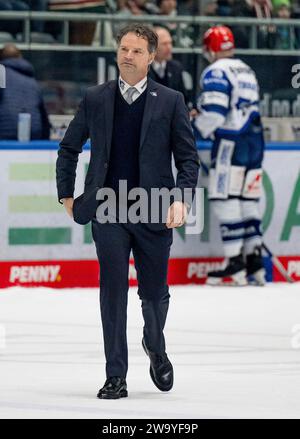 Tim Kehler (Co-Trainer, Schwenninger Wild Wings). Augsburger Panther gegen Schwenninger Wild Wings, Eishockey, DEL, 33. Spieltag, Saison 2023/2024, 30.12.2023. Foto: Eibner-Pressefoto/Heike Feiner Stockfoto