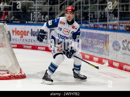 Will Weber (Schwenninger Wild Wings, #78). Augsburger Panther gegen Schwenninger Wild Wings, Eishockey, DEL, 33. Spieltag, Saison 2023/2024, 30.12.2023. Foto: Eibner-Pressefoto/Heike Feiner Stockfoto