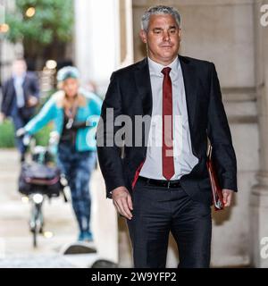 London, UK 12. Dezember 2023. Steve Barclay. Die Minister nehmen an der wöchentlichen Kabinettssitzung in der Downing Street 10 in Westminster, London, England, teil. Stockfoto