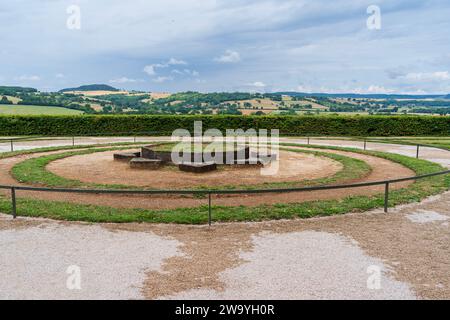 Blick auf das morvan-Tal vom Gelände des Chateau de bazoches in der burgunderroten Region Bazoche Stockfoto