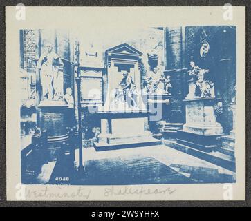 POES 'Corner in Westminster Abbey, London, mit dem Denkmal in der Mitte für William Shakespeare, 1890 - 1905 Fotografie Großbritannien fotografisches Stützmonument Zyanotypie, Statue Poets' Corner Stockfoto