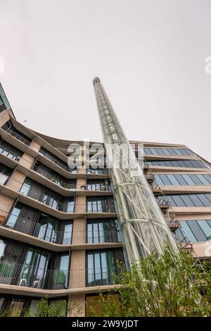 Oslo, Norwegen - 13. Oktober 2021: Der Aussichtsturm Tjuvtitten ist ein 90 m hoher Turm bei Tjuvholmen. Stockfoto