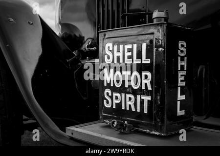 Vintage Shell Motor Spirit Dose Stockfoto