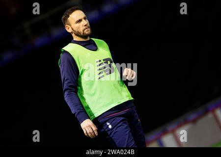 Dan Gardner vom Oldham Athletic Association Football Club erwärmte sich während des Vanarama National League-Spiels zwischen Oldham Athletic und Hartlepool United am Samstag, den 30. Dezember 2023, im Boundary Park in Oldham. (Foto: Thomas Edwards | MI News) Credit: MI News & Sport /Alamy Live News Stockfoto