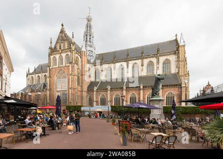 St. Bavo Church oder Grote Kerk am Grote Markt Square in Haarlem. Stockfoto