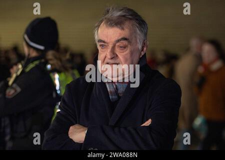 NRW Innenminister Herbert Reul besucht Einsatzkräfte am Kölner Dom, 31.12.2023 NRW Innenminister Herbert Reul besucht an Silvester die Einsatzkräfte von Polizei und Rettungsdiensten am Kölner Dom, 31.12.2023 Köln Kölner Dom NRW Deutschland *** NRW Innenminister Herbert Reul besucht die Rettungsdienste am Kölner Dom, 31 12 2023 NRW Innenminister Herbert Reul besucht am Silvesterabend Polizei und Rettungsdienste im Kölner Dom, 31 12 2023 Kölner Dom NRW Deutschland Copyright: xBEAUTIFULxSPORTS/Derixx Stockfoto