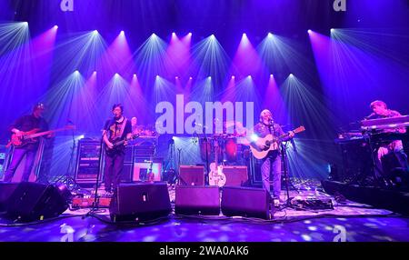 Oakland, USA. Dezember 2023 30. Der String Cheese Incident tritt am 30. Dezember 2023 im Fox Theater in Oakland, Kalifornien auf. Foto: Casey Flanigan/imageSPACE Credit: Imagespace/Alamy Live News Stockfoto