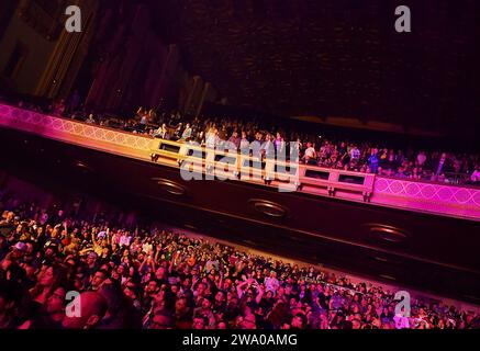 Oakland, USA. Dezember 2023 30. Atmosphäre im Fox Theater am 30. Dezember 2023 in Oakland, Kalifornien. Foto: Casey Flanigan/imageSPACE/SIPA USA Credit: SIPA USA/Alamy Live News Stockfoto