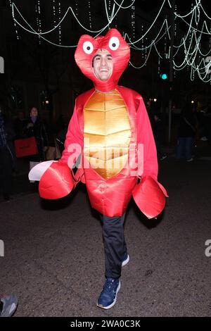 Ein Läufer beim San Silvestre Vallecana 2023 Popular Race am 31. Dezember 2023 in Madrid, Spanien. Stockfoto