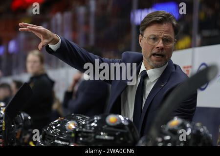 Der deutsche Cheftrainer Tobias Abstreiter bei der IIHF Junior-Weltmeisterschaft Gruppe Ein Eishockeyspiel zwischen Kanada und Deutschland in Skandinavium i Stockfoto