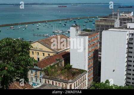 Salvador, Bahia, Brasilien - 07. März 2015: Blick auf die Bucht Allerheiligen im historischen Zentrum der Stadt Salvador, Bahia. Stockfoto