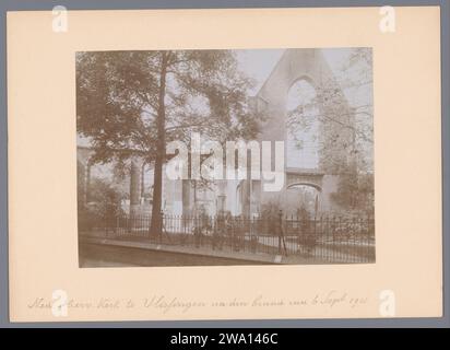 Ansicht der reformierten Kirche in Vlissingen nach dem Brand im Jahre 1911, Anonym (Denkmalpflege) (zugeschrieben), 1911 Fotografie Flushing fotografische Unterstützung. Pappkirche (außen) Flushing Stockfoto