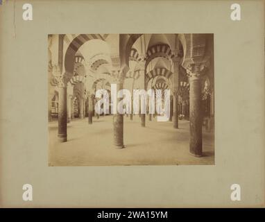 Choiris der Kathedrale in Murcia, um 1875 - um 1900 Foto Murcia Karton. Fotografische Trägeralbumendruckteile des Kircheninnenraums: Ambulante Murcia Stockfoto