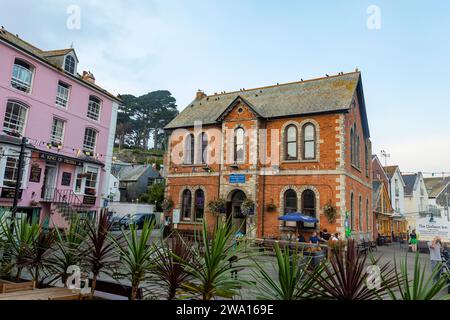 Herbst 2023, Fowey in Cornwall England, King of Preußen Prussia Public House und Royal British Legion am Kai, England, UK, 2023 Stockfoto