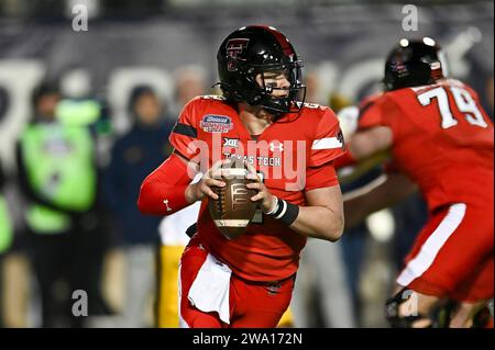 Shreveport, LA, USA. Dezember 2023. Texas Tech Quarterback Behren Morton (2) im Independence Bowl zwischen den Texas Tech Red Raiders und den California Bears im Independence Stadium in Shreveport, LA. Kevin Langley/CSM/Alamy Live News Stockfoto